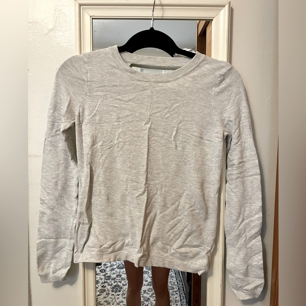 Open-back grey sweatshirt from Fabletics